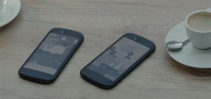 YotaPhone 2 header