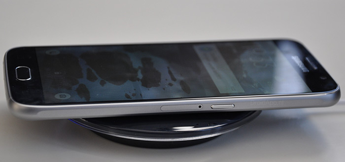 Blauw solo Grillig Samsung Wireless Charger: draadloos de Galaxy S6 opladen (review)