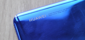 Huawei logo header